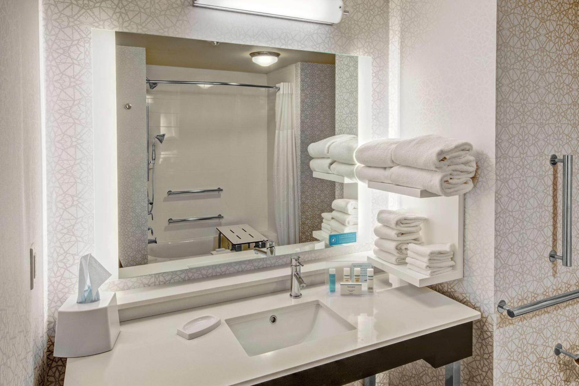 Hampton Inn Fresno Airport Eksteriør bilde